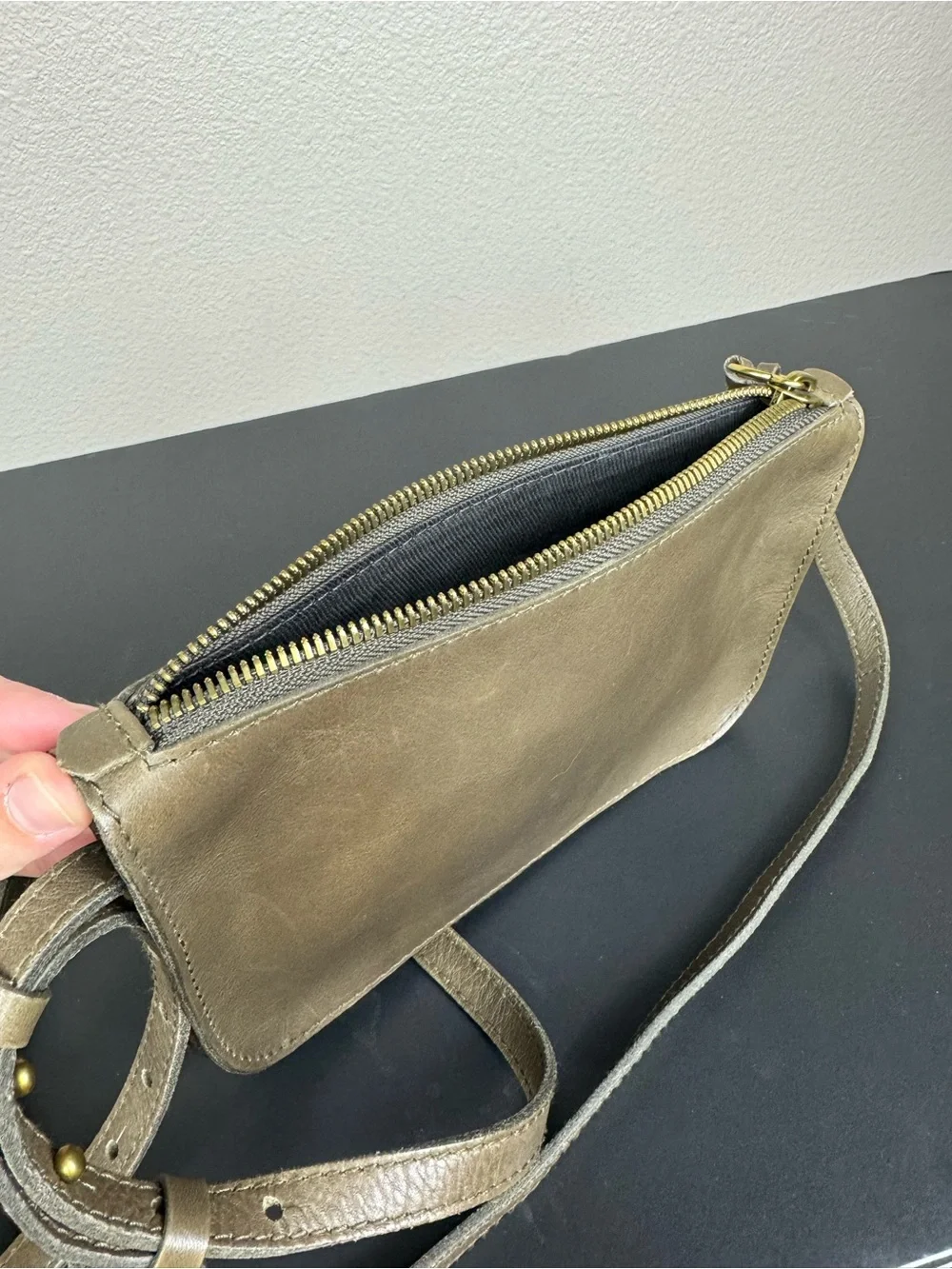 Madewell Genuine Leather Crossbody Bag in Olive Brown A